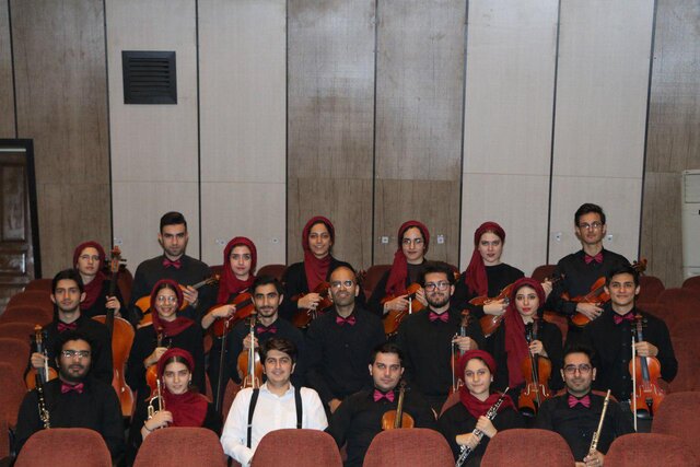 ارکستر دانشگاه صنعتی شریف در برج آزادی اجرا دارد