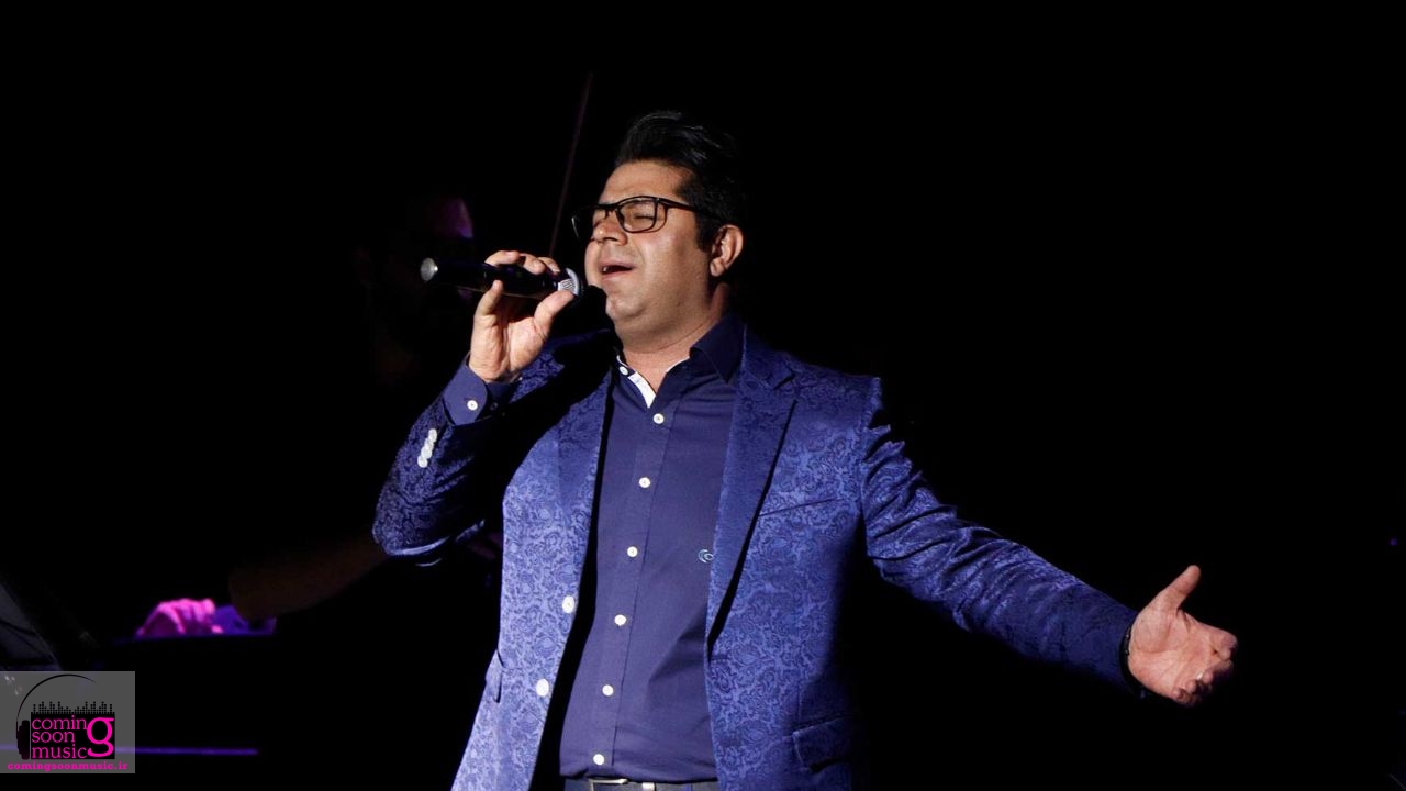 اجرای حجت اشرف‌زاده در جشنواره موسیقی فجر